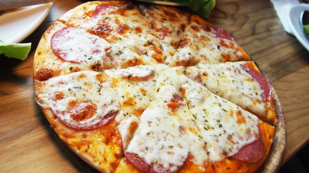házi pizza készítése