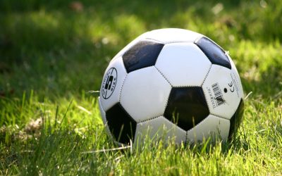 Ami nélkül egy focimeccs sem indulhat el: a focilabda